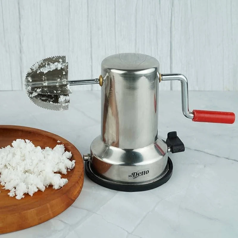 “কোনো ঝামেলা ছাড়াই নারকেল কুঁড়ান, মিনিটেই!“